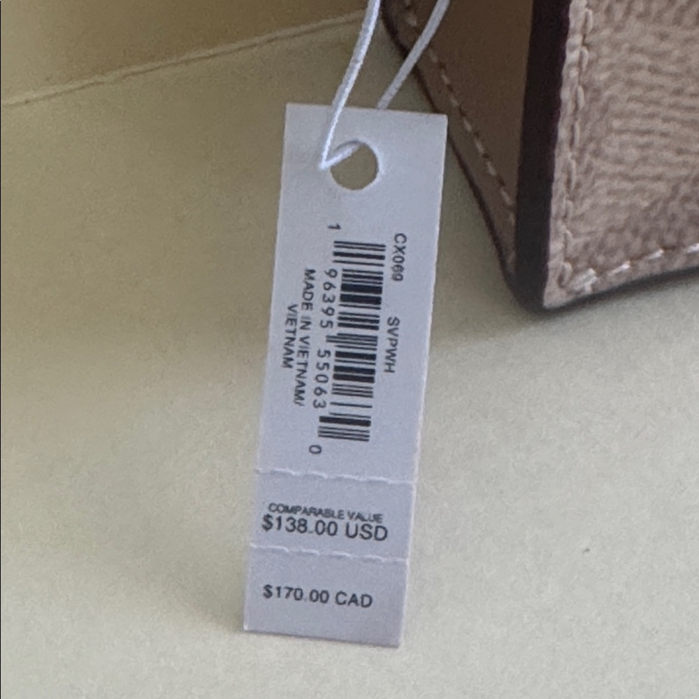 COACH CX069 SVPWH Credit Card Case Key GOP Bag Tote Charm NWT $138 - Picture 3 of 8